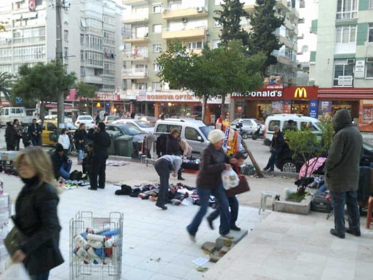 İzmir’deki Kaldırım İşgali