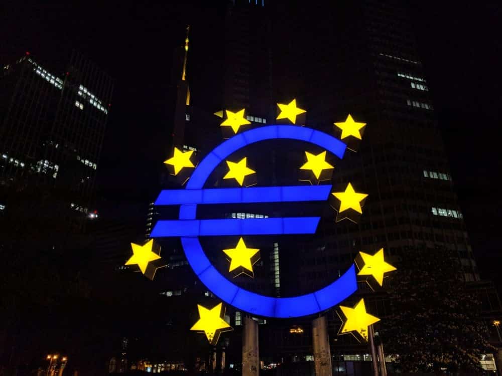 euro heykeli